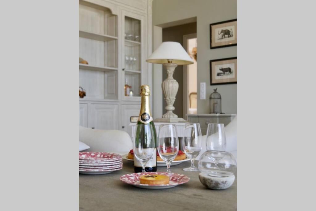 Bord De Mer - Ac, Wifi, Chic, Sea View, Beach 2 Minutes Walk Antibes Exterior photo